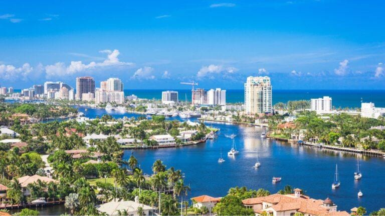 Best Places to Live in Florida for Singles
